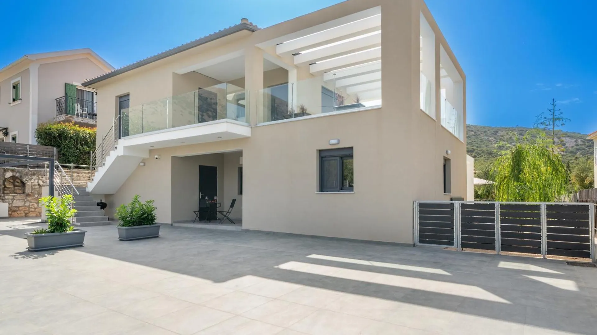 Legantes Luxury Apartments Makriotika 0*,