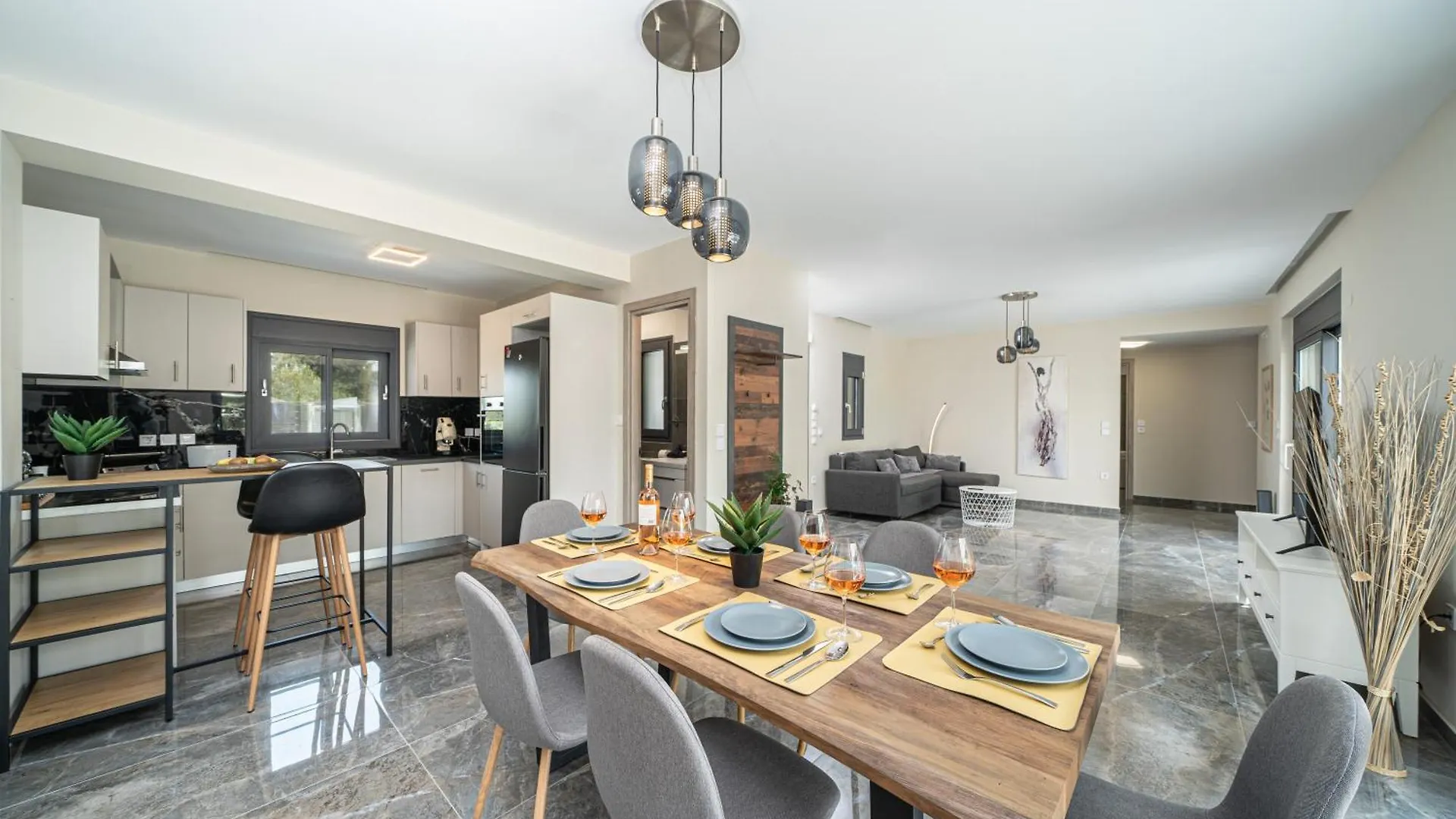 Legantes Luxury Apartments Makriotika