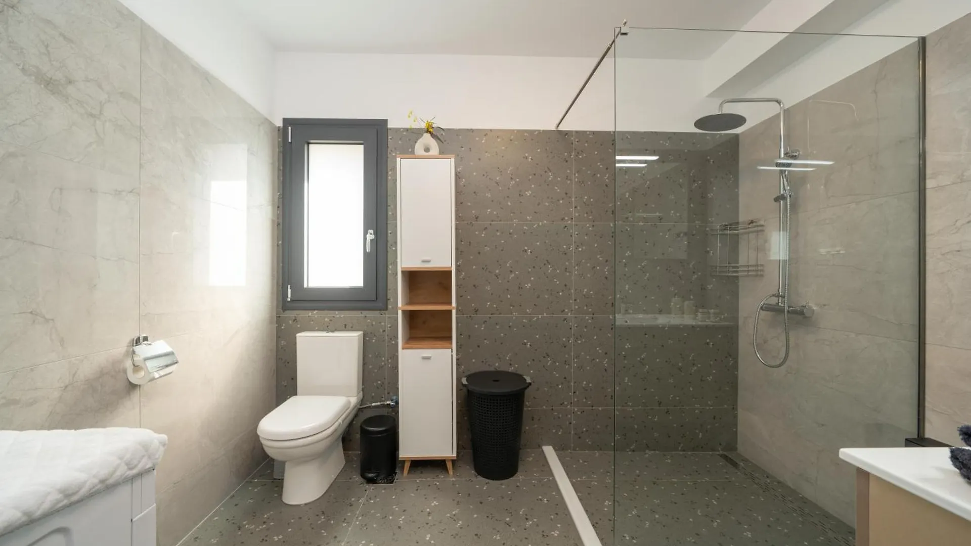 Legantes Luxury Apartments Makriotika 0*,