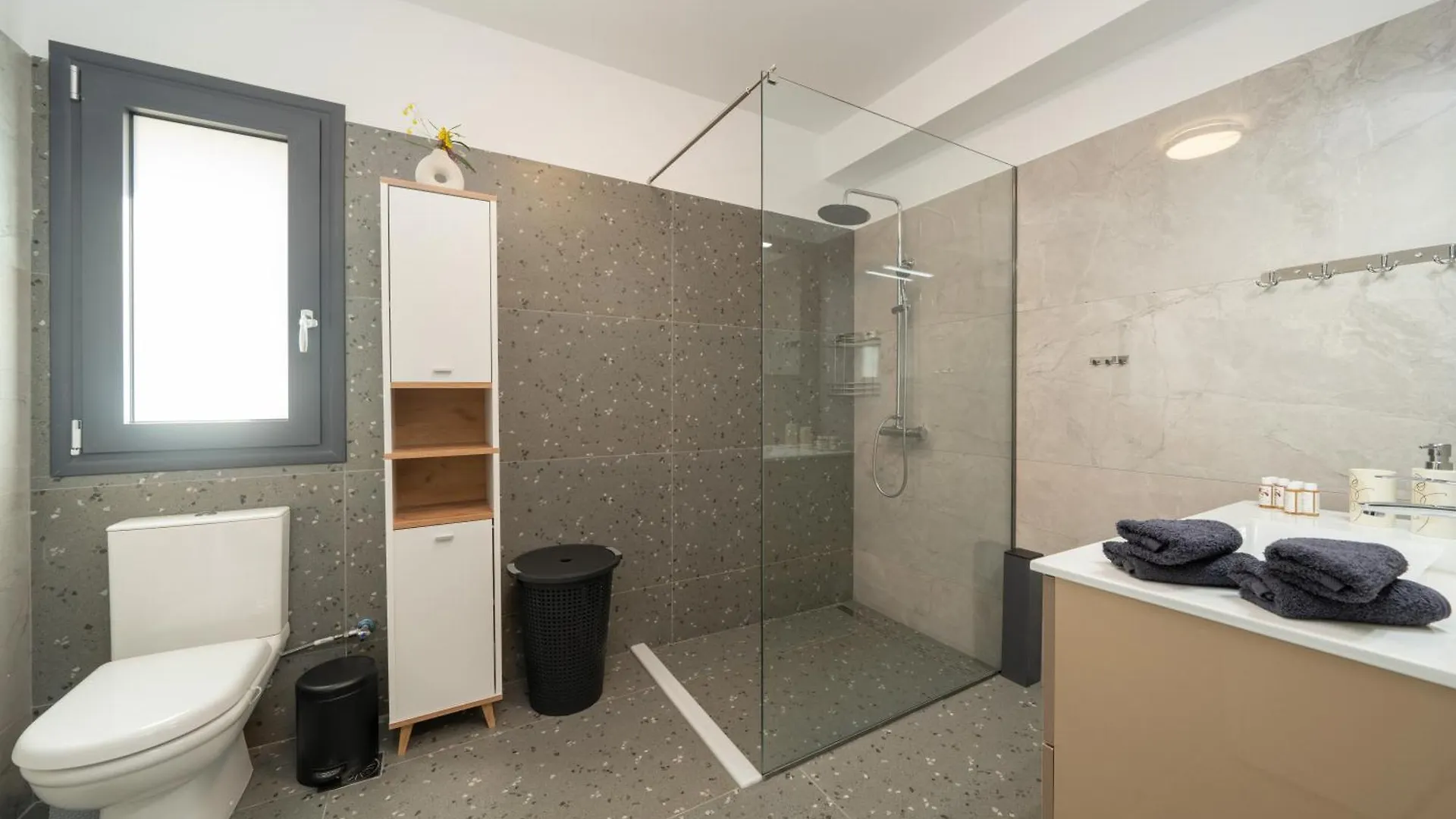 Legantes Luxury Apartments Makriotika 0*,