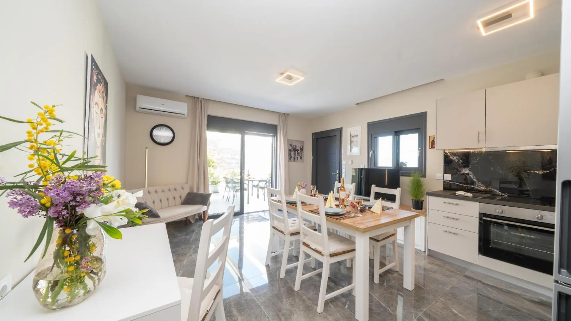 Legantes Luxury Apartments Makriotika