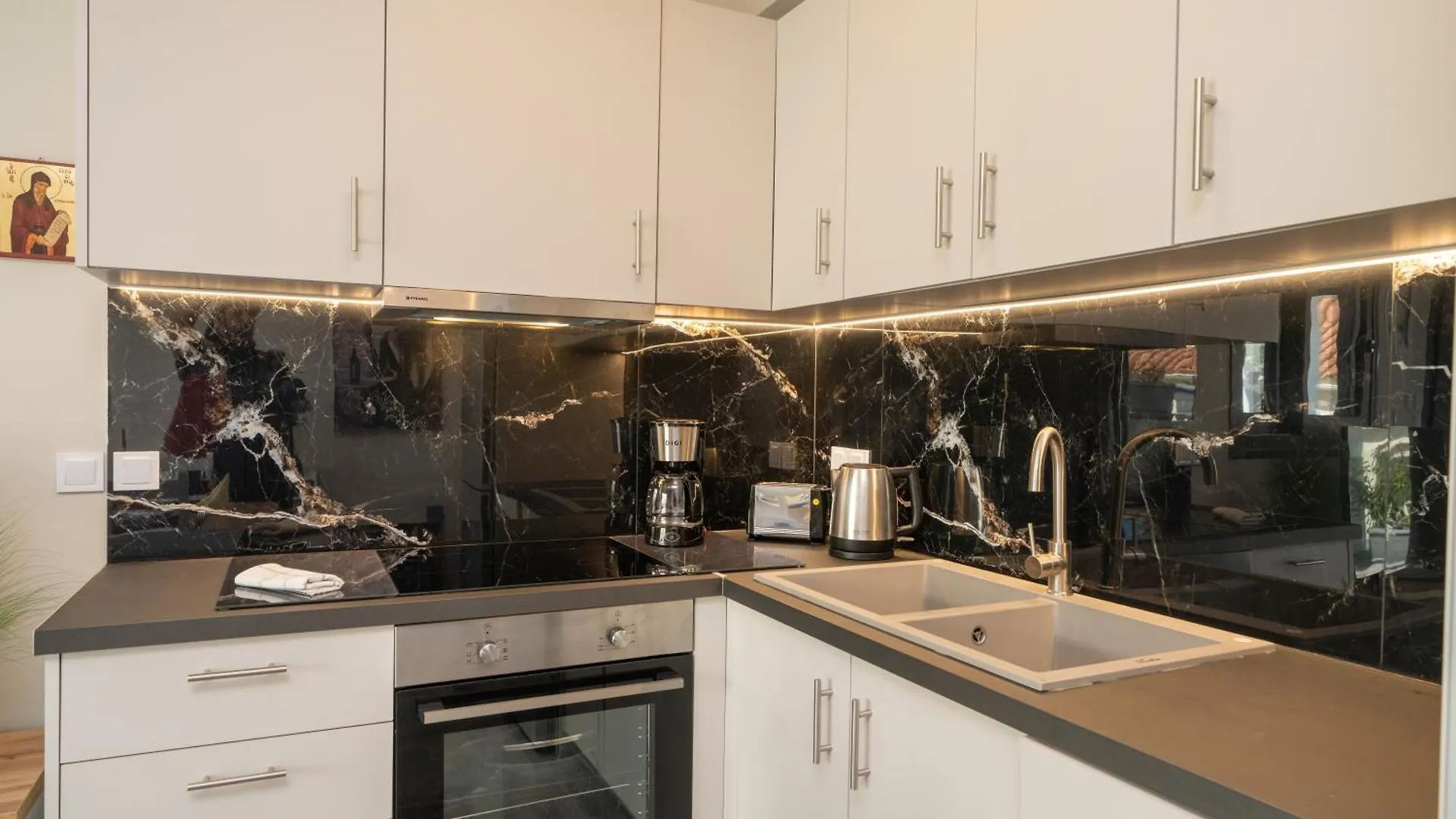 Legantes Luxury Apartments Makriotika